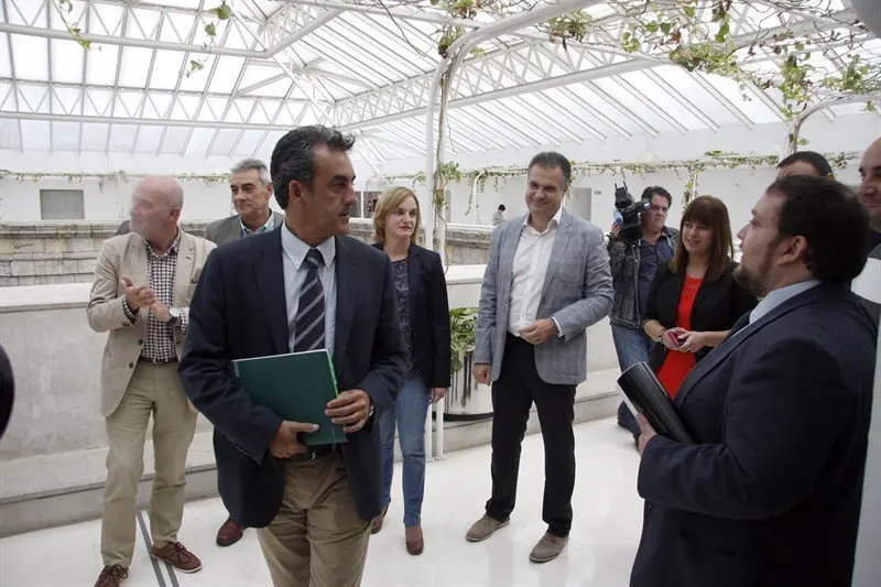 Presentaci&oacute;n del plan en parlamento