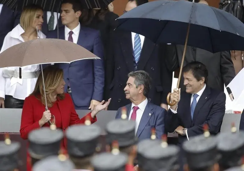 D&iacute;az, Revilla y Fern&aacute;ndez, durante el acto