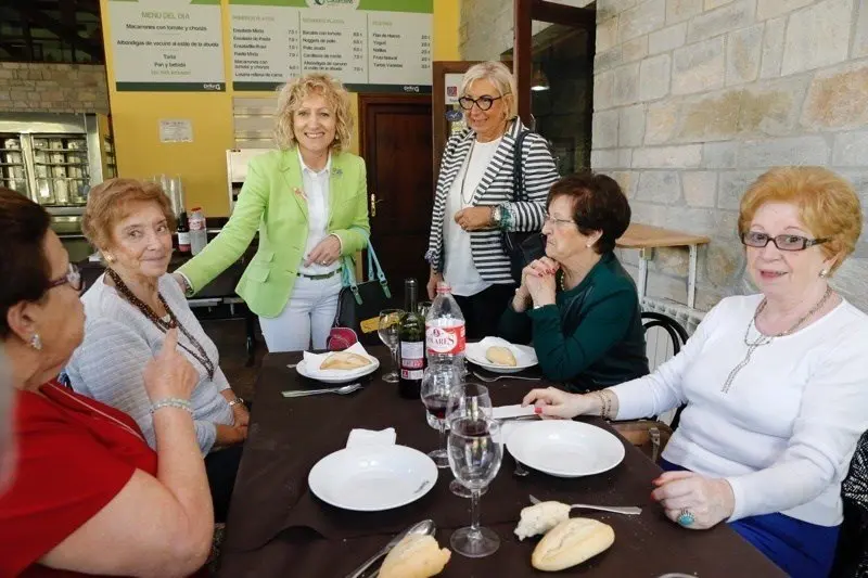 d&Iacute;AZ tEZANOS Y LOS MAYORES