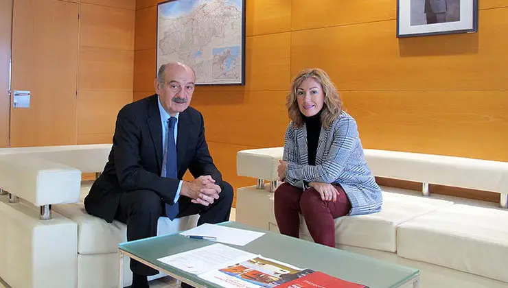 CONSEJERO MAZ&Oacute;N Y ALCALDESA DE pOLANCO