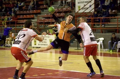 Un momento del partido. Foto: contrameta.com