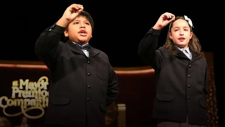 Los ni&ntilde;os de San Ildefonso, en un momento del sorteo de la Loteria de Navidad