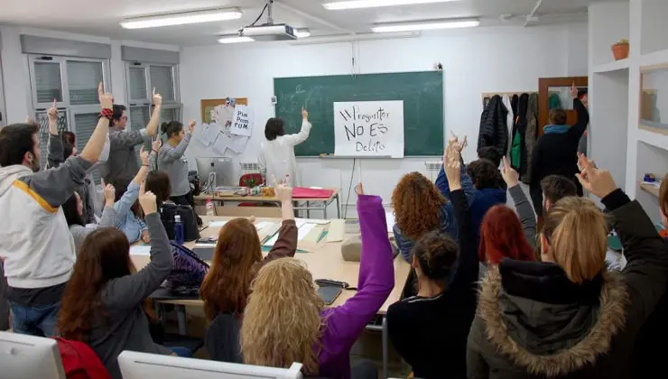Los centros educativos de Cantabria han apoyado el 'par&oacute;n educativo'. Foto: Twitter