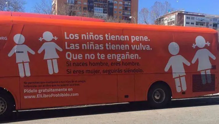 Autob&uacute;s de Hazte O&iacute;r contra los transexuales