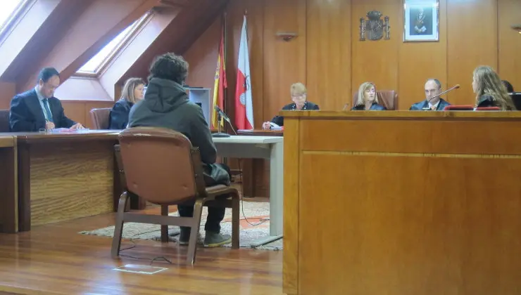 El profesor ha aceptado cuatro a&ntilde;os de c&aacute;rcel por abusar de dos menores