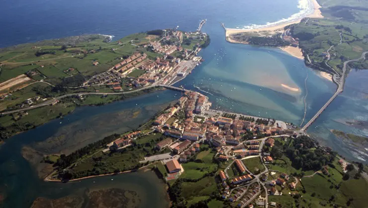 Imagen a&eacute;rea del puerto