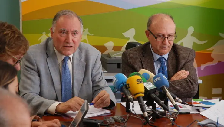 El director general de Personal Docente y Ordenaci&oacute;n Acad&eacute;mica, Javier L&oacute;pez Nogu&eacute;s, y el de Innovaci&oacute;n y Centros Educativos, Alonso Guti&eacute;rrez