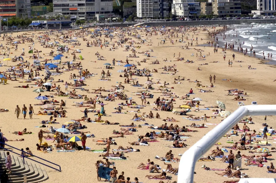 M&aacute;s de la mitad de los espa&ntilde;oles ahorra todo el a&ntilde;o para pagar las vacaciones de verano