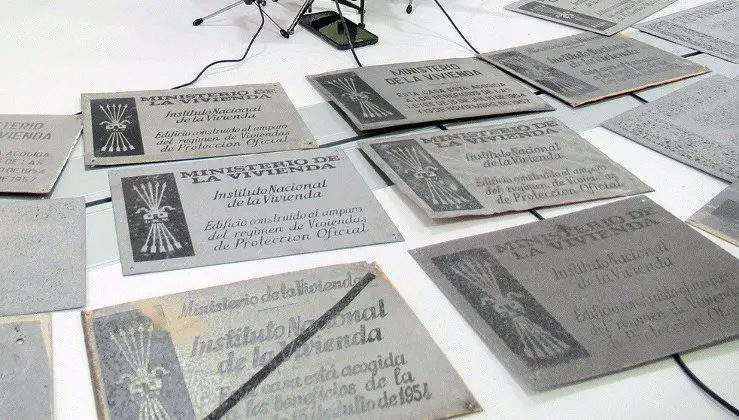 Torrelavega ya ha retirado unas 60 placas franquistas