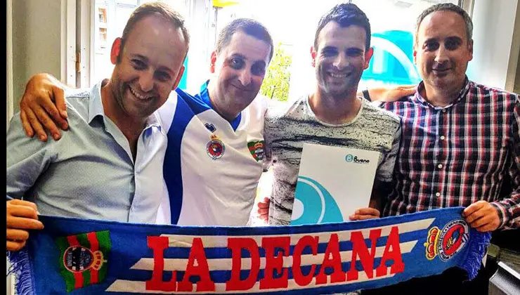 Tom&aacute;s (Presidente de la R. S. Gimn&aacute;stica de Torrelavega), Antonio (Presidente de la Pe&ntilde;a La Decana), Hugo y Javier (Seguros Bueno)