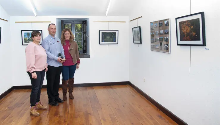 Las autoridades de Polanco en una exposici&oacute;n fotogr&aacute;fica del municipio