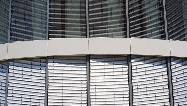 Lo m&aacute;s importante antes de comprar persianas baratas de buena calidad es tener en cuenta el material de la persiana