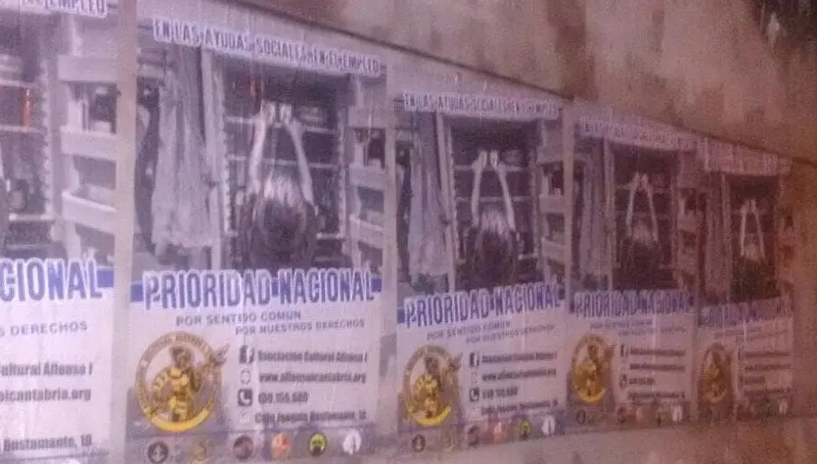 Carteles de la asociaci&oacute;n ultraderechista Alfonso I