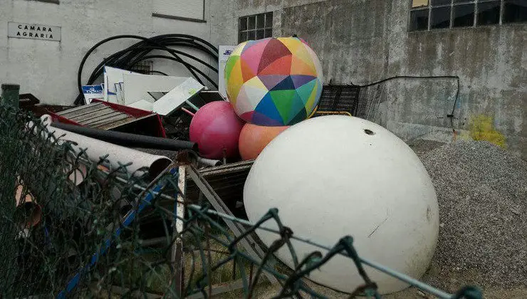 Estado en el que se encuentra actualmente la obra 'Equilibrium' de Okuda en Miengo