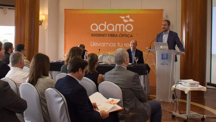 Adamo llevar&aacute; la fibra &oacute;ptica a 200.000 hogares