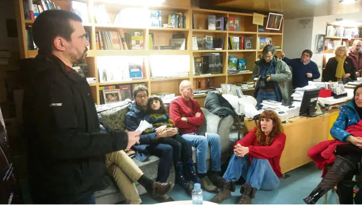 Javier Lezaola durante la presentaci&oacute;n