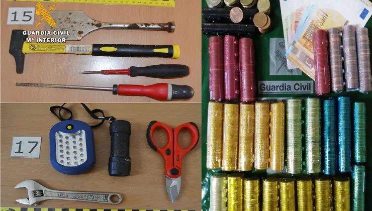 Algunos de los objetos intervenidos por la Guardia Civil