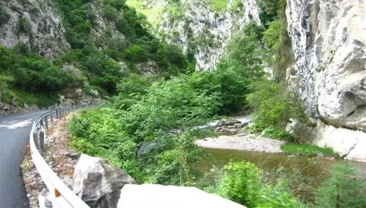 Fomento ha decidido posponer durante una semana los cortes totales de tr&aacute;fico que actualmente se est&aacute;n realizando en la carretera N-621