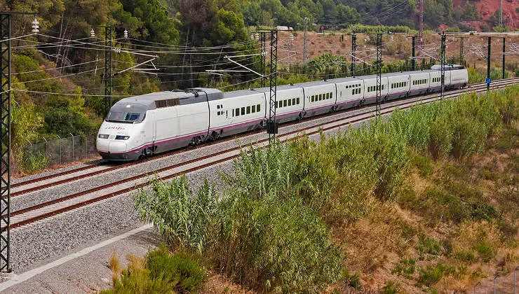 FACUA pide a Renfe que suprima uno de los pasos a nivel que m&aacute;s arrollamientos sufre. Foto- FACUA