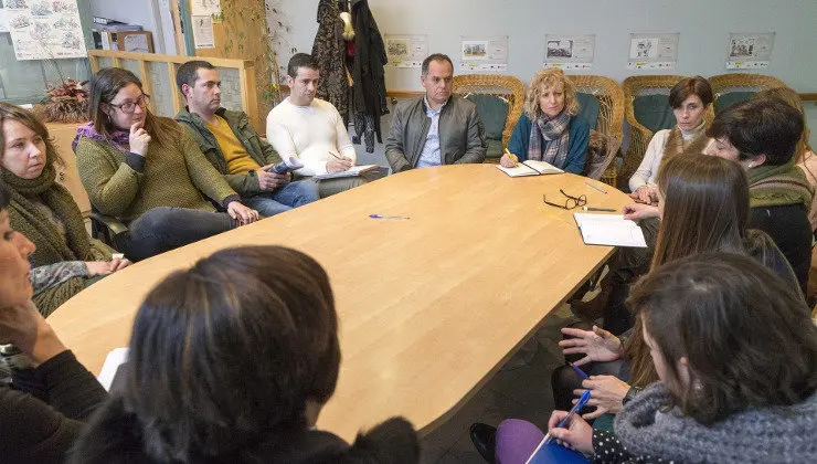 D&iacute;az Tezanos en su visita a la Oficina de Atenci&oacute;n e Informaci&oacute;n a la Mujer de la Mancomunidad Saja Corona