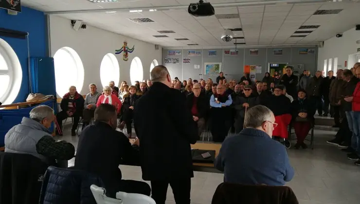 Reuni&oacute;n afectados por derribos