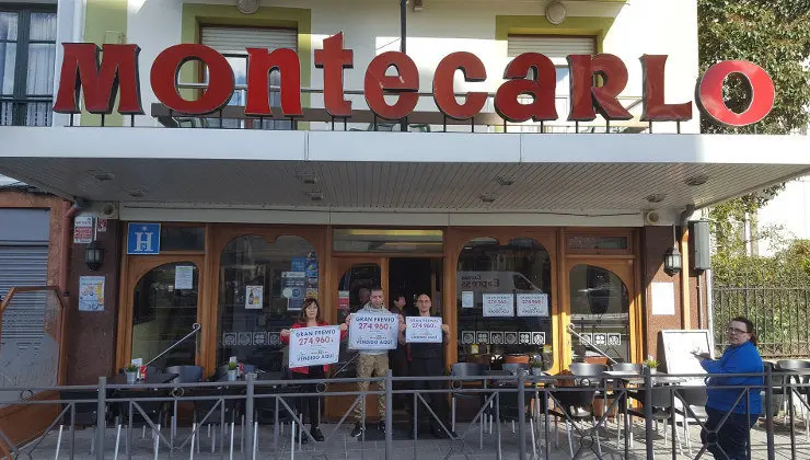 El Bar Montecarlo de Colincres valid&oacute; el boleto premiado de la Bonoloto