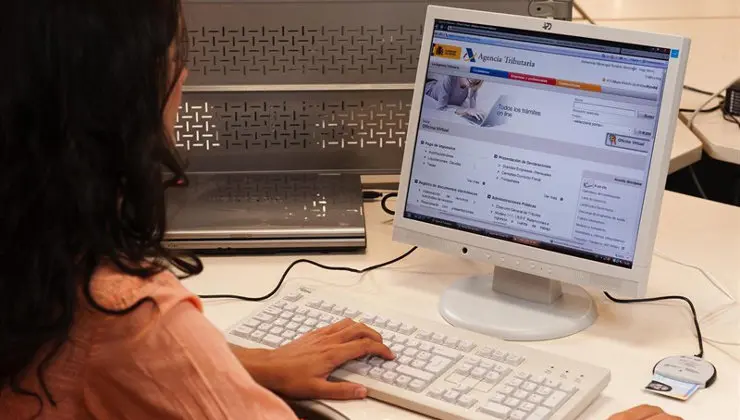 La declaraci&oacute;n de la Renta podr&aacute; hacerse a trav&eacute;s del m&oacute;vil en lugar del ordenador