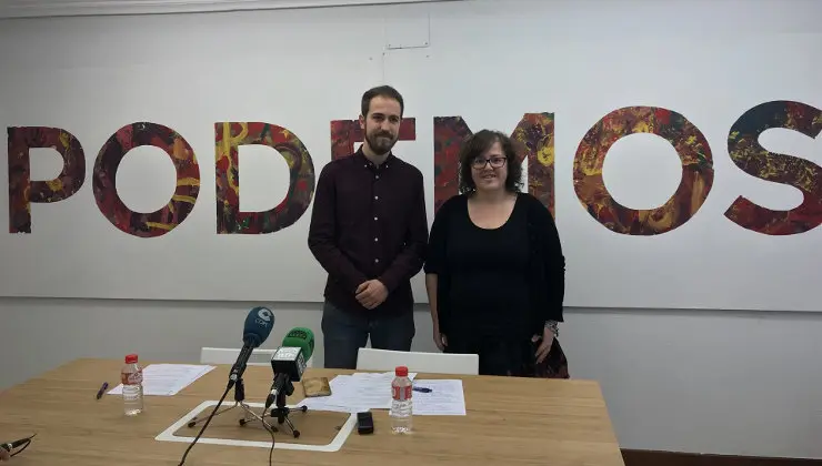 Luis del Pi&ntilde;al y Ver&oacute;nica Ord&oacute;&ntilde;ez durante la presentaci&oacute;n de su proyecto