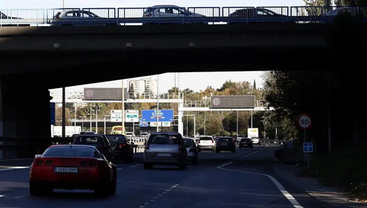 La DGT estudia sancionar con retirada de puntos a los conductores que no cumplan las restricciones medioambientales