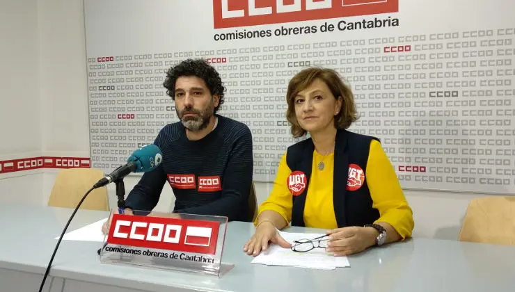 El secretario de Acci&oacute;n Sindical del Sector Postal de CC.OO. Cantabria, Luciano Palazzo y la responsable del sector postal de UGT en Cantabria, Montse Noriega