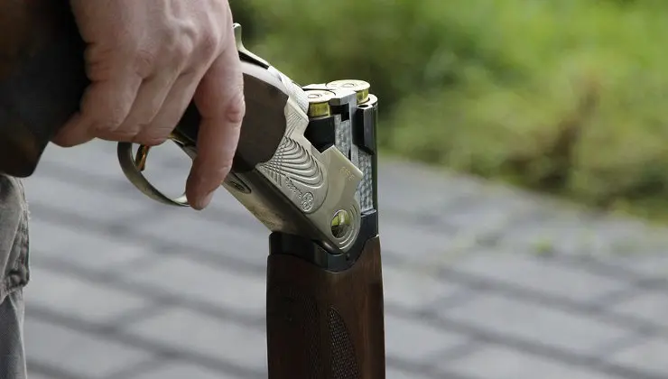 El hombre amenaz&oacute; con dos disparos de escopeta a su vecino