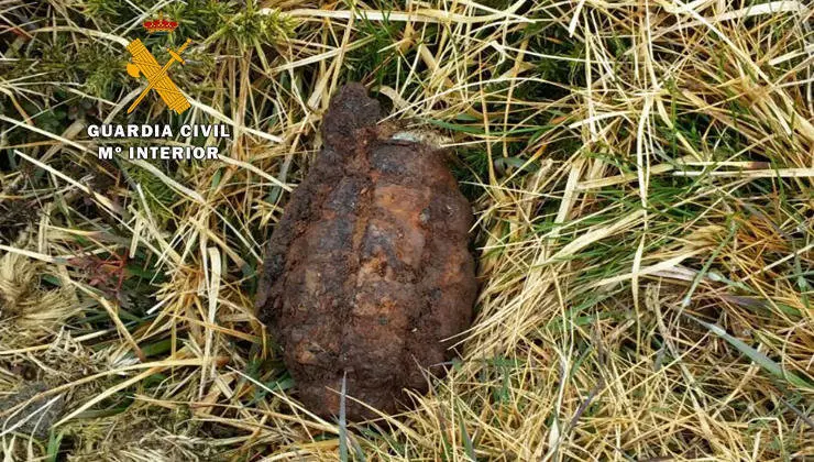 Granada de mano encontrada en la Sierra de El Escudo