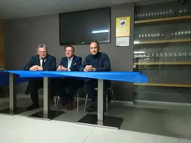 Foto en la rueda de prensa de FEEM
