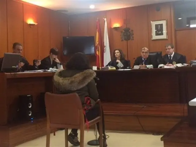 Juicio contra la secretaria