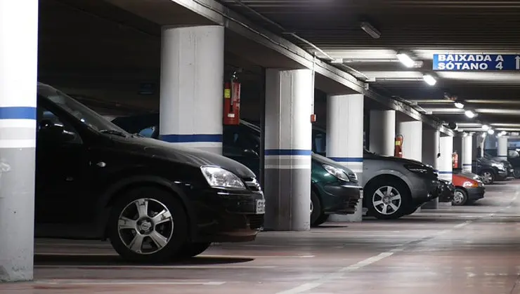 El coche se encontraba en un aparcamiento