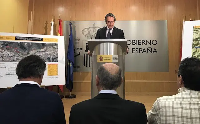 De la Serna presenta el proyecto de la variante de Potes