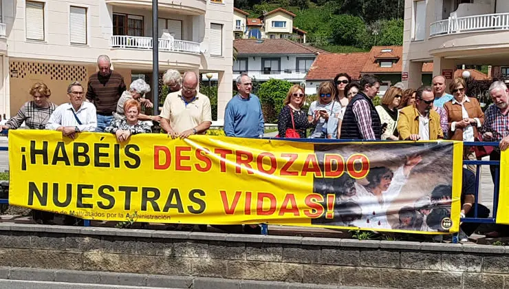 Tras la reuni&oacute;n, los miembros de AMA han vuelto a salir a la calle