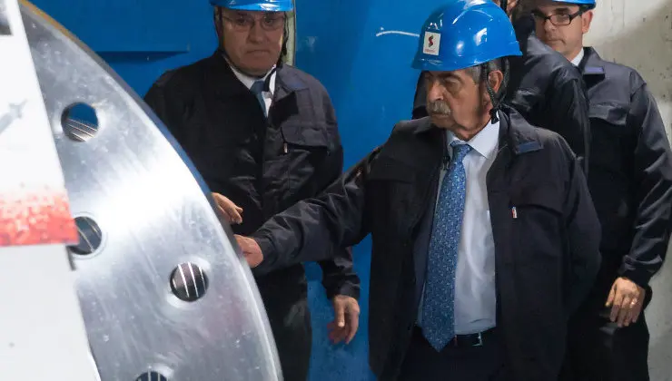 Miguel &Aacute;ngel Revilla, este martes en la f&aacute;brica reinosana de Sidenor