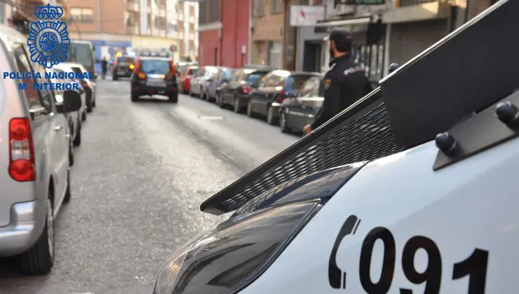La Polic&iacute;a Nacional ha detenido a tres hombres por extorsionar al socio de uno de ellos