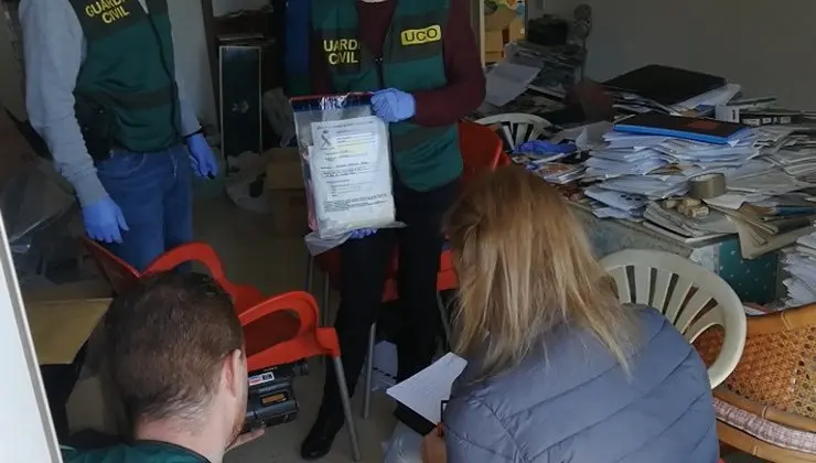 Material incautado por la Guardia Civil en la operaci&oacute;n contra la red de pedofilia
