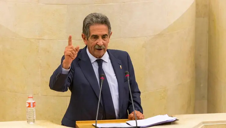 Miguel &Aacute;ngel Revilla