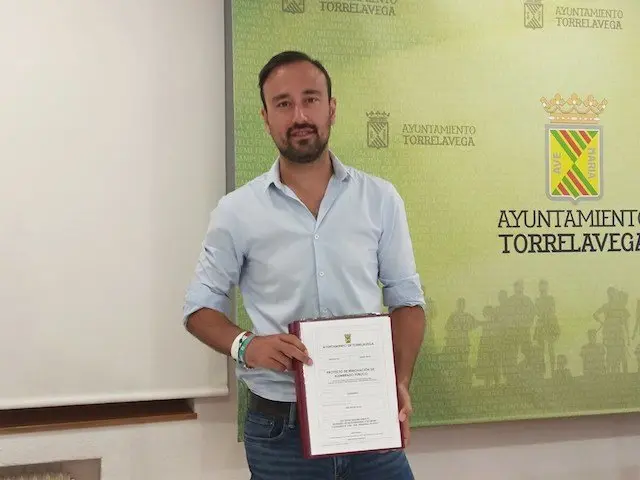 L&oacute;pez Estrada presentando el proyecto