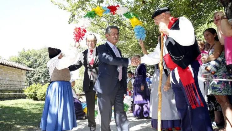 D&iacute;a de las Instituciones c&aacute;ntabras de 2015