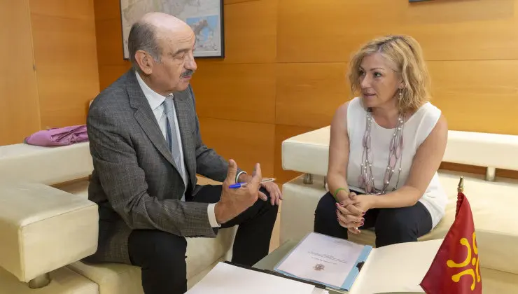 Maz&oacute;n con la alcaldesa de Polanco