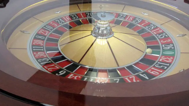 Ruleta en un sal&oacute;n de juegos