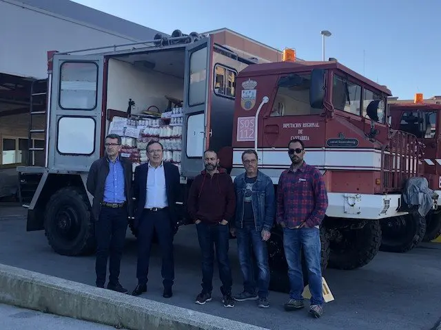 Torrelavega env&iacute;a al S&aacute;hara dos camiones