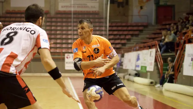 Genio Gonz&aacute;lez durante el partido | Foto- Sa&uacute;l Ceballos