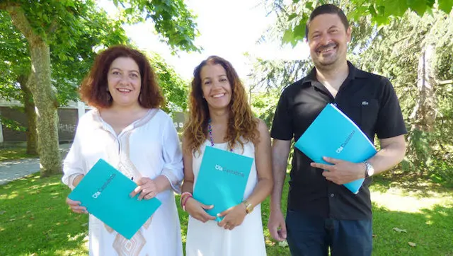 De izquierda a derecha, Beatriz Hazas, secretaria General de OlaCantabria; Lidia Laso, presidenta, y Ram&oacute;n Gonz&aacute;lez, secretario de Organizaci&oacute;n