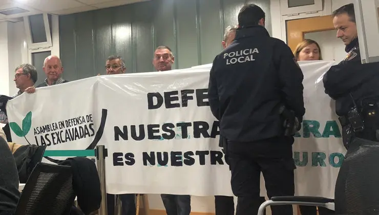 Interrupci&oacute;n del Pleno