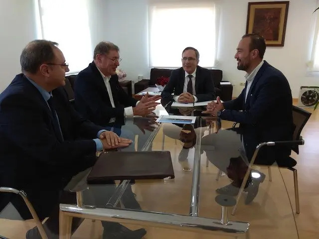 Reuni&oacute;n de los responsables del Ayuntamiento de Torrelavega y Solvay